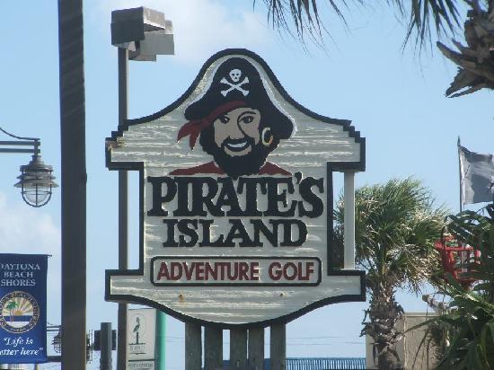 Pirates Island Adventure Golf
